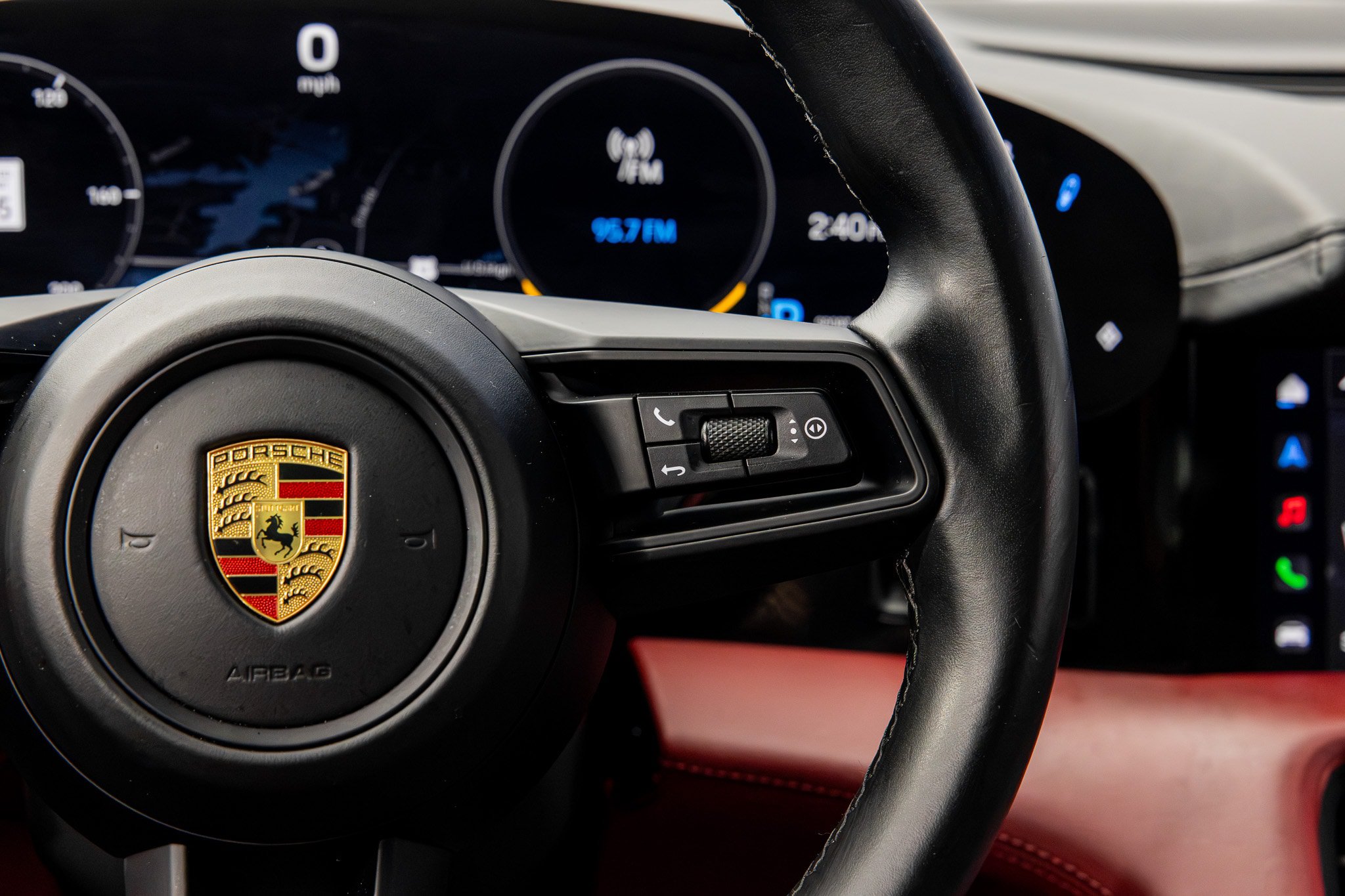 Used 2021 Porsche Taycan RWD image 41