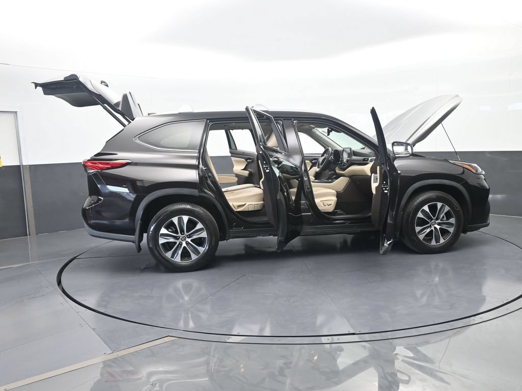 Used 2022 Toyota Highlander XLE FWD image 72