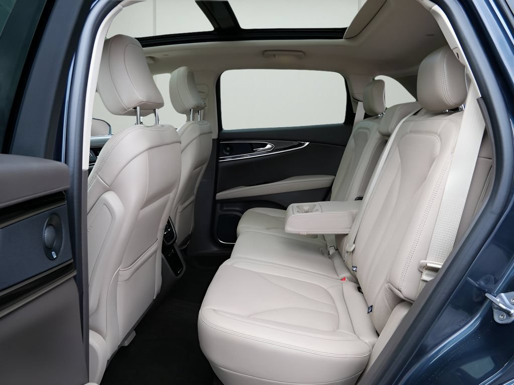 Certified 2023 Lincoln Nautilus Reserve w/ Luxury Package AWD/4WD image 11