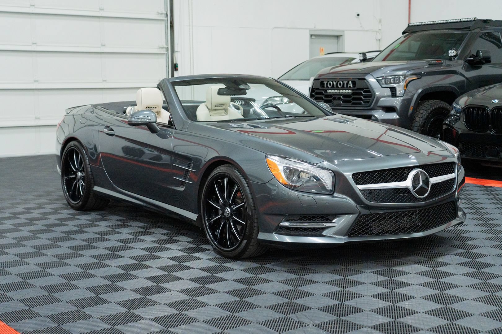 Used 2013 Mercedes-Benz SL 550 image 12