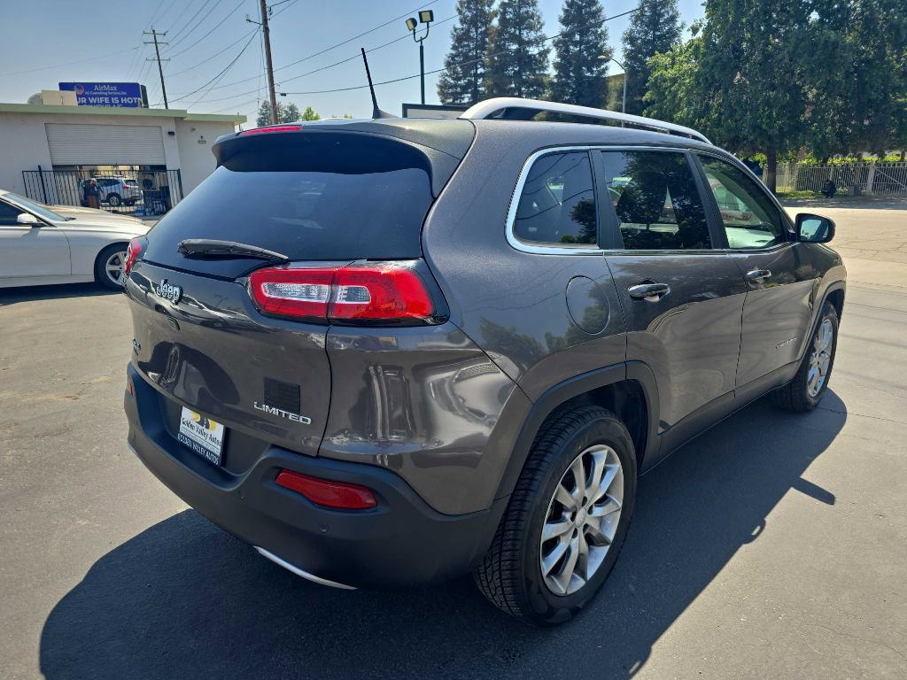 Used 2018 Jeep Cherokee Limited AWD/4WD image 7