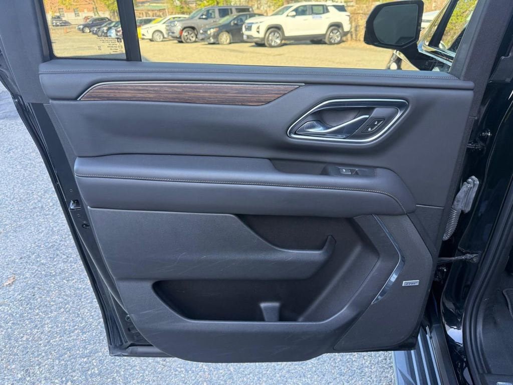 Used 2021 Chevrolet Suburban High Country AWD/4WD image 17