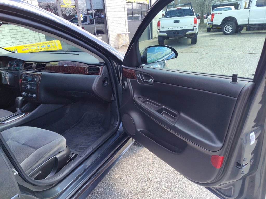 Used 2013 Chevrolet Impala LT image 17