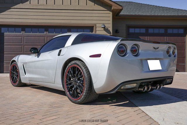 Used 2010 Chevrolet Corvette Coupe w/ 1LT RWD image 6