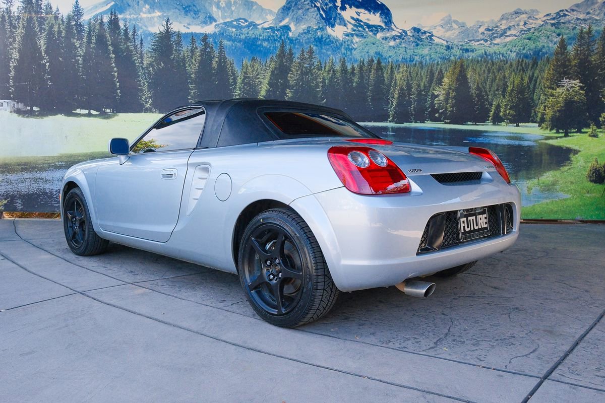 Used 2005 Toyota MR2 image 4
