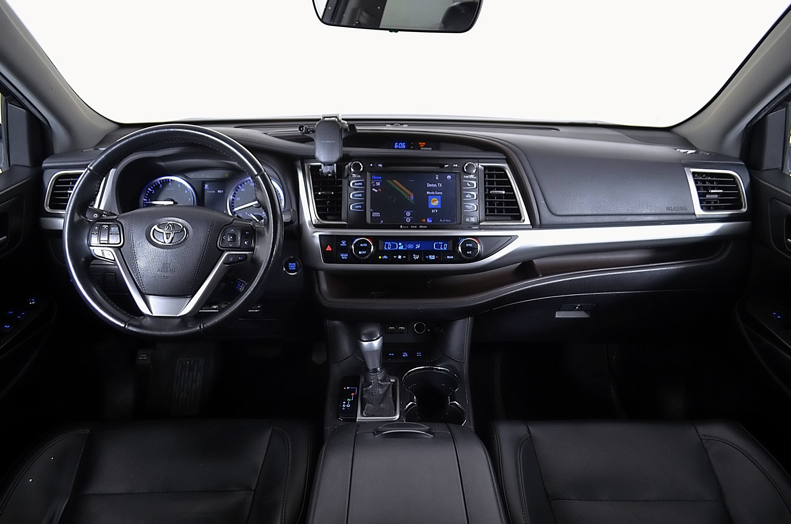 Used 2019 Toyota Highlander XLE AWD/4WD image 24