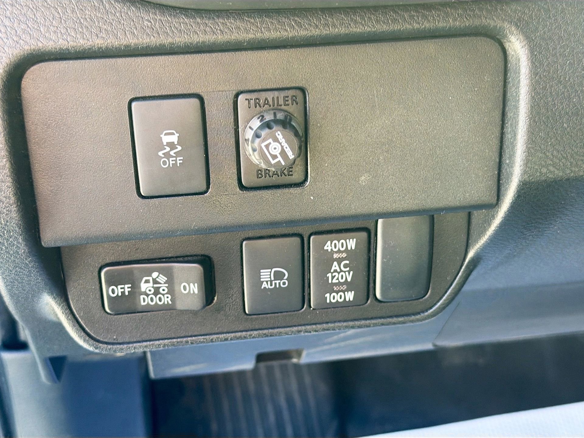 Used 2023 Toyota Tacoma TRD Off-Road w/ Technology Package image 19