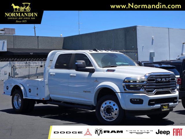 New 2026 RAM 5500 4x4 Crew Cab w/ Laramie Trim Package image 1