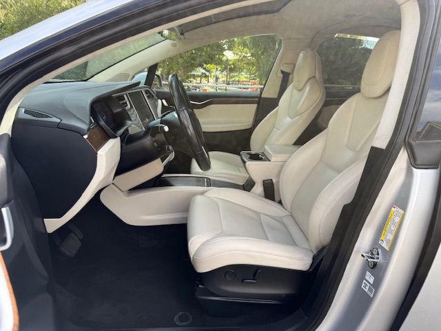 Used 2017 Tesla Model X 75D image 30