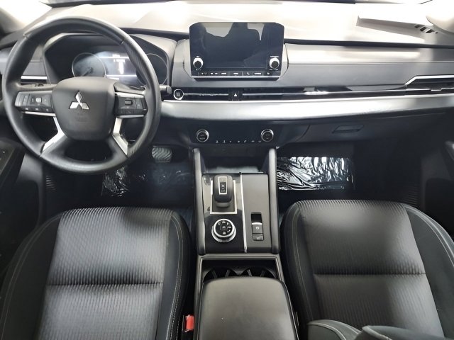Used 2022 Mitsubishi Outlander ES image 22