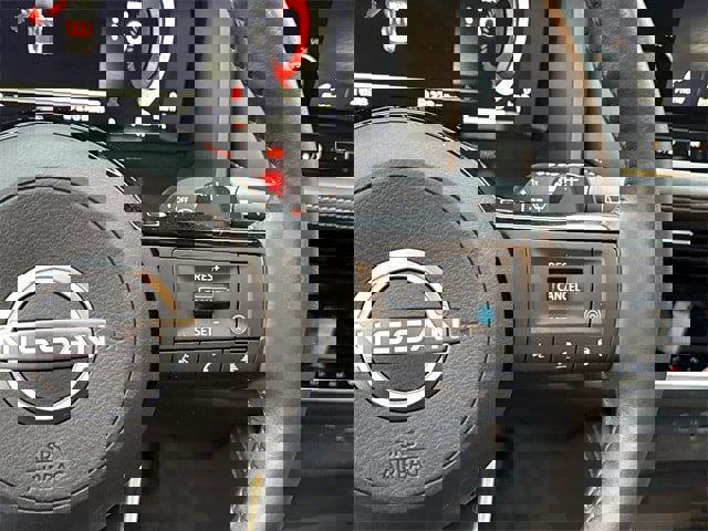 Used 2023 Nissan Rogue Platinum w/ Platinum Premium Package image 28