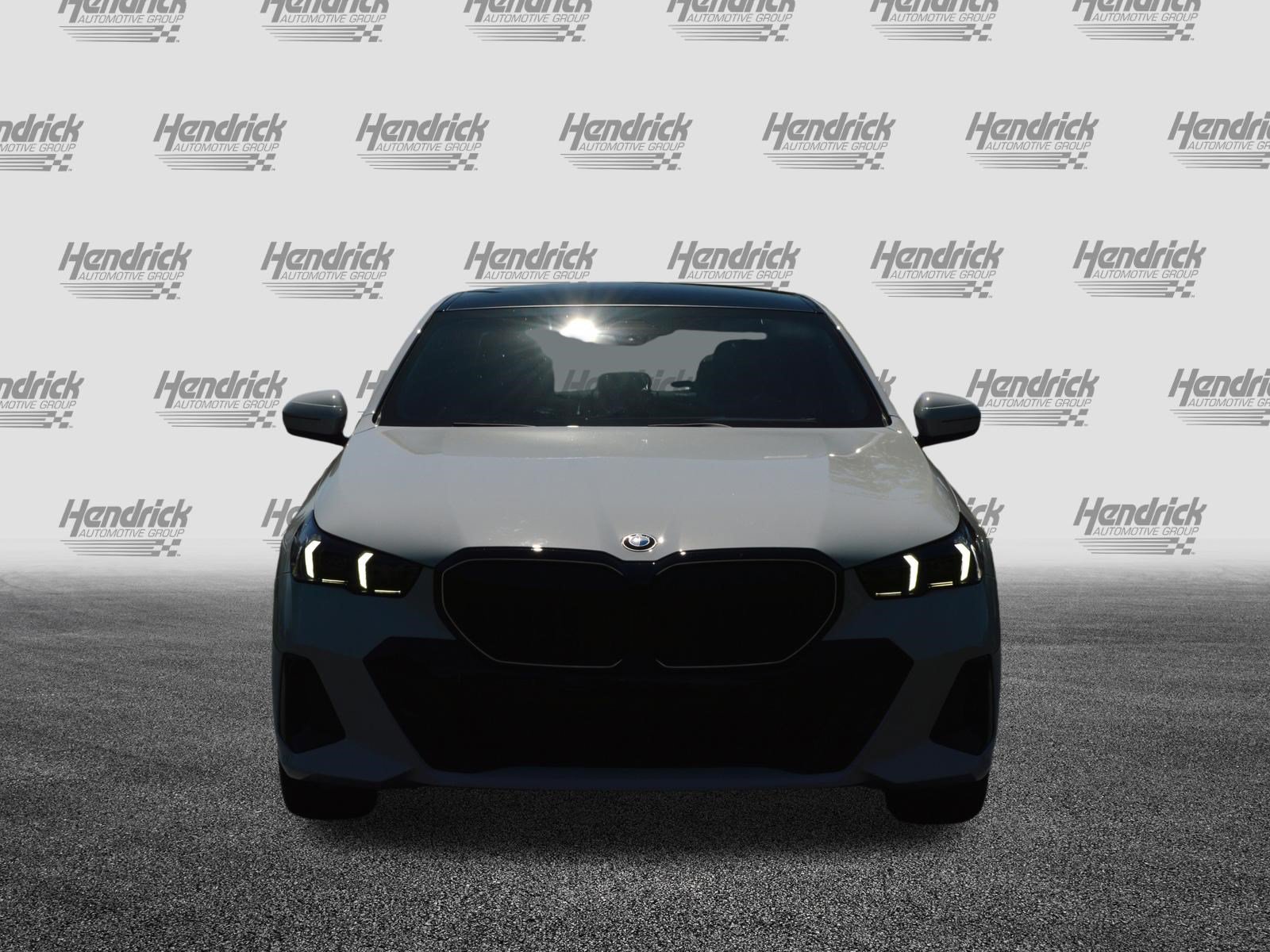 Certified 2026 BMW 530i xDrive w/ M Sport Package AWD/4WD image 6