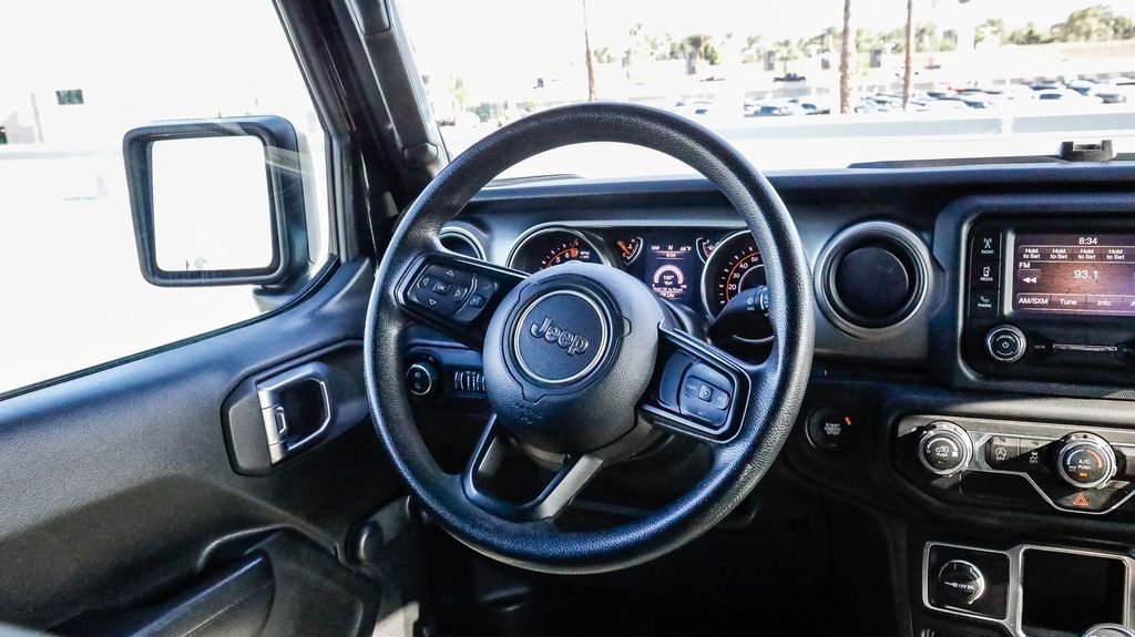 Used 2021 Jeep Gladiator Sport AWD/4WD image 18