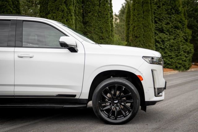 Used 2022 Cadillac Escalade ESV Sport w/ Touring Package image 14