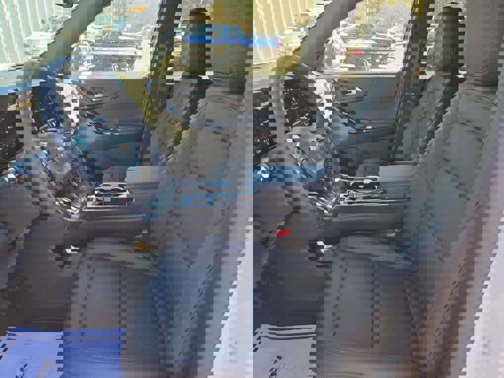 New 2026 Chevrolet Equinox LT w/ Convenience Package II image 13