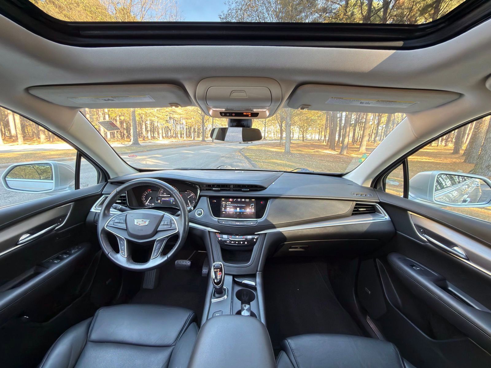 Used 2019 Cadillac XT5 Premium Luxury image 2