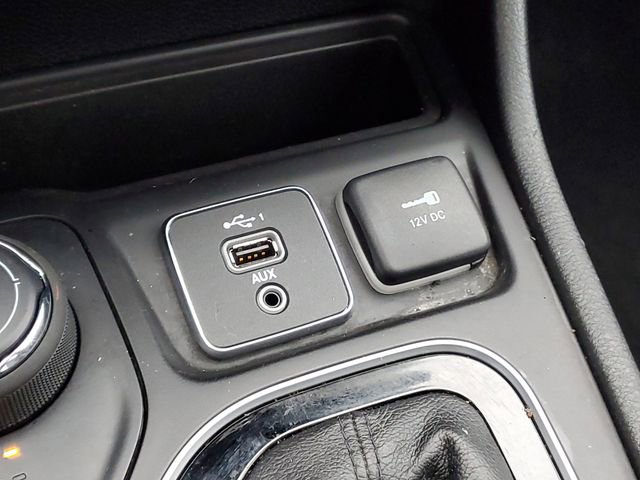 Used 2022 Jeep Cherokee Limited image 29