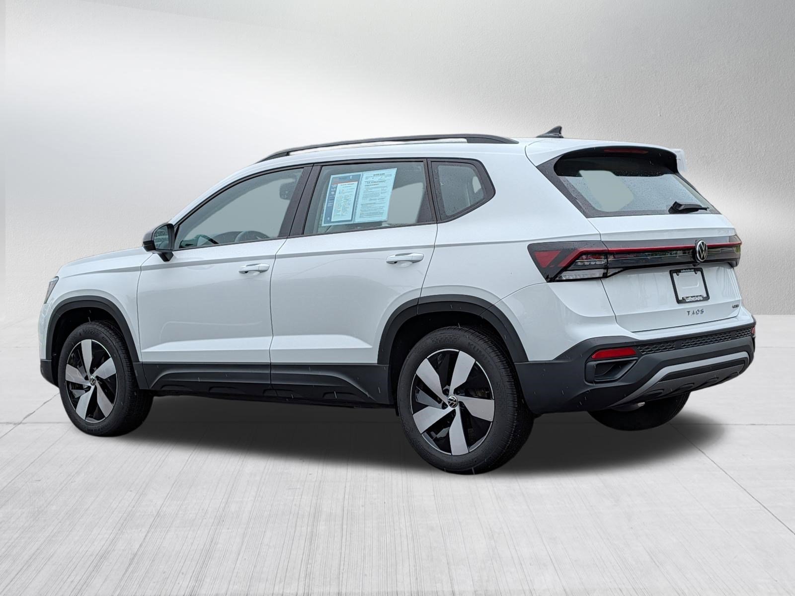Used 2025 Volkswagen Taos S AWD/4WD image 5