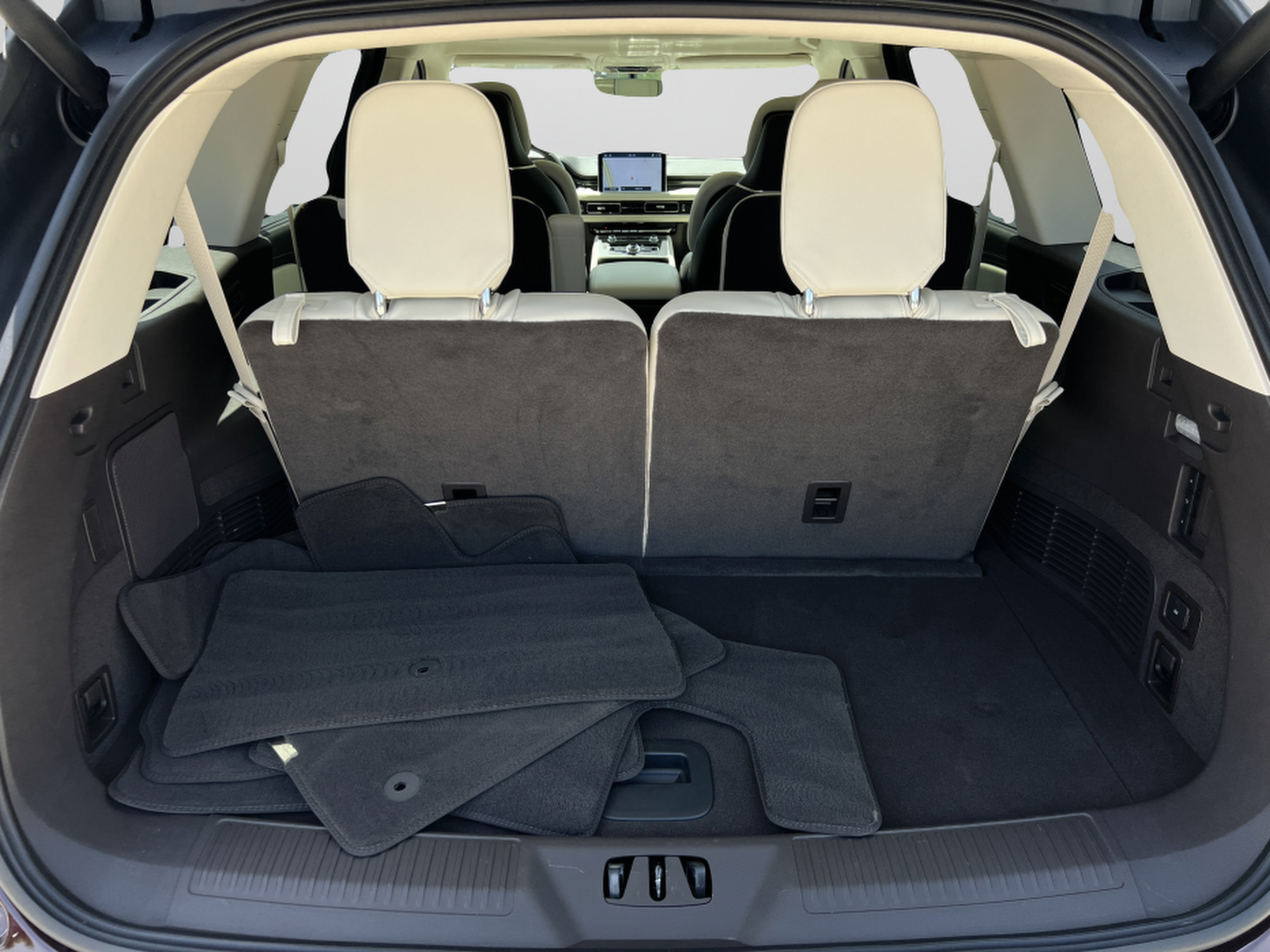 Certified 2024 Lincoln Aviator Black Label w/ Class IV Trailer Tow Package AWD/4WD image 27
