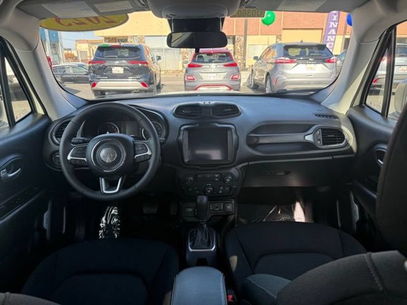 Used 2023 Jeep Renegade Latitude AWD/4WD image 14