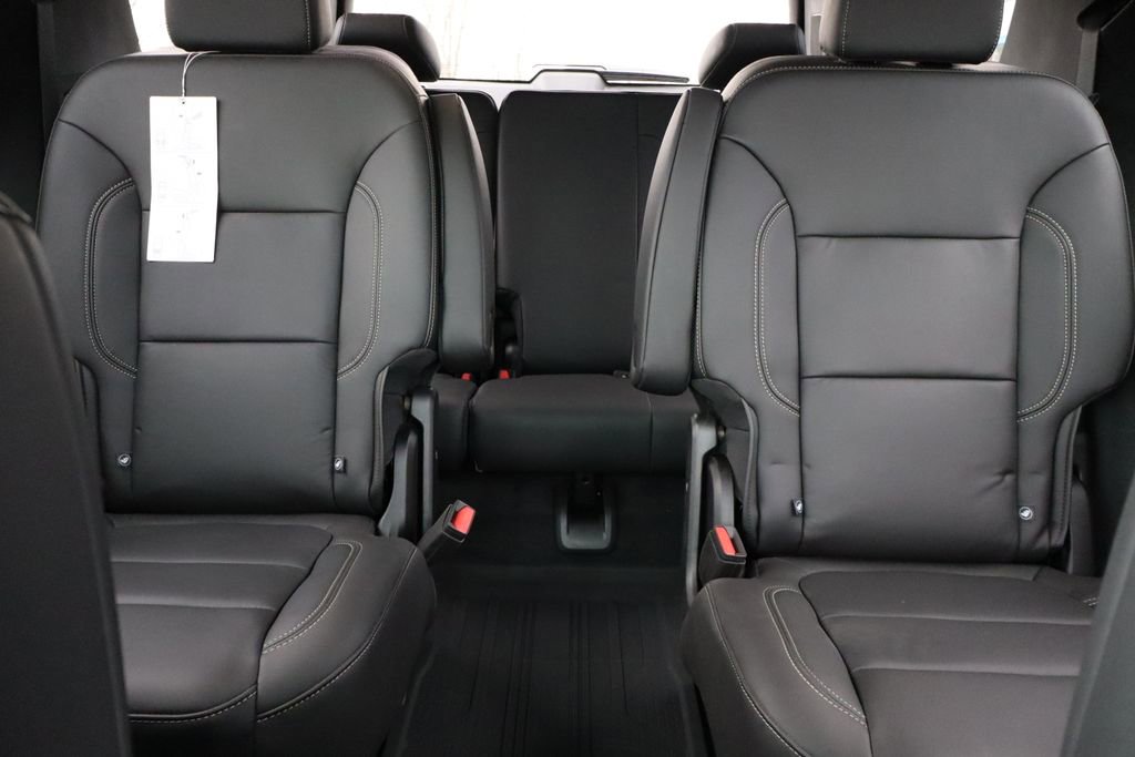 Used 2023 Chevrolet Traverse LT image 38