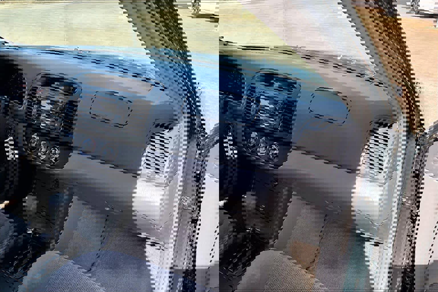 Used 2005 Toyota Camry LE image 16