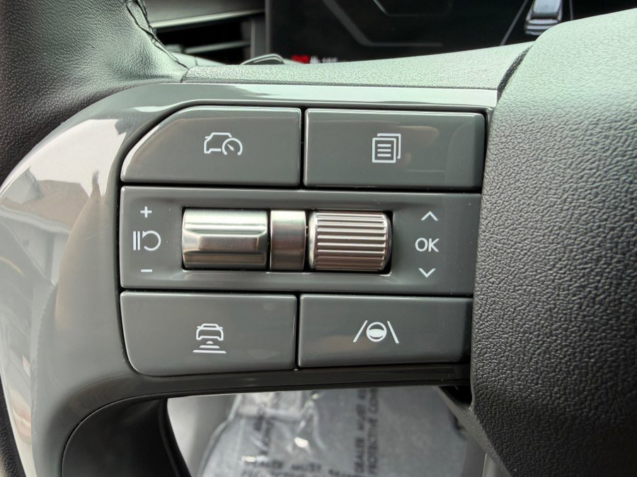 Used 2024 Kia EV9 Light Long Range RWD image 16