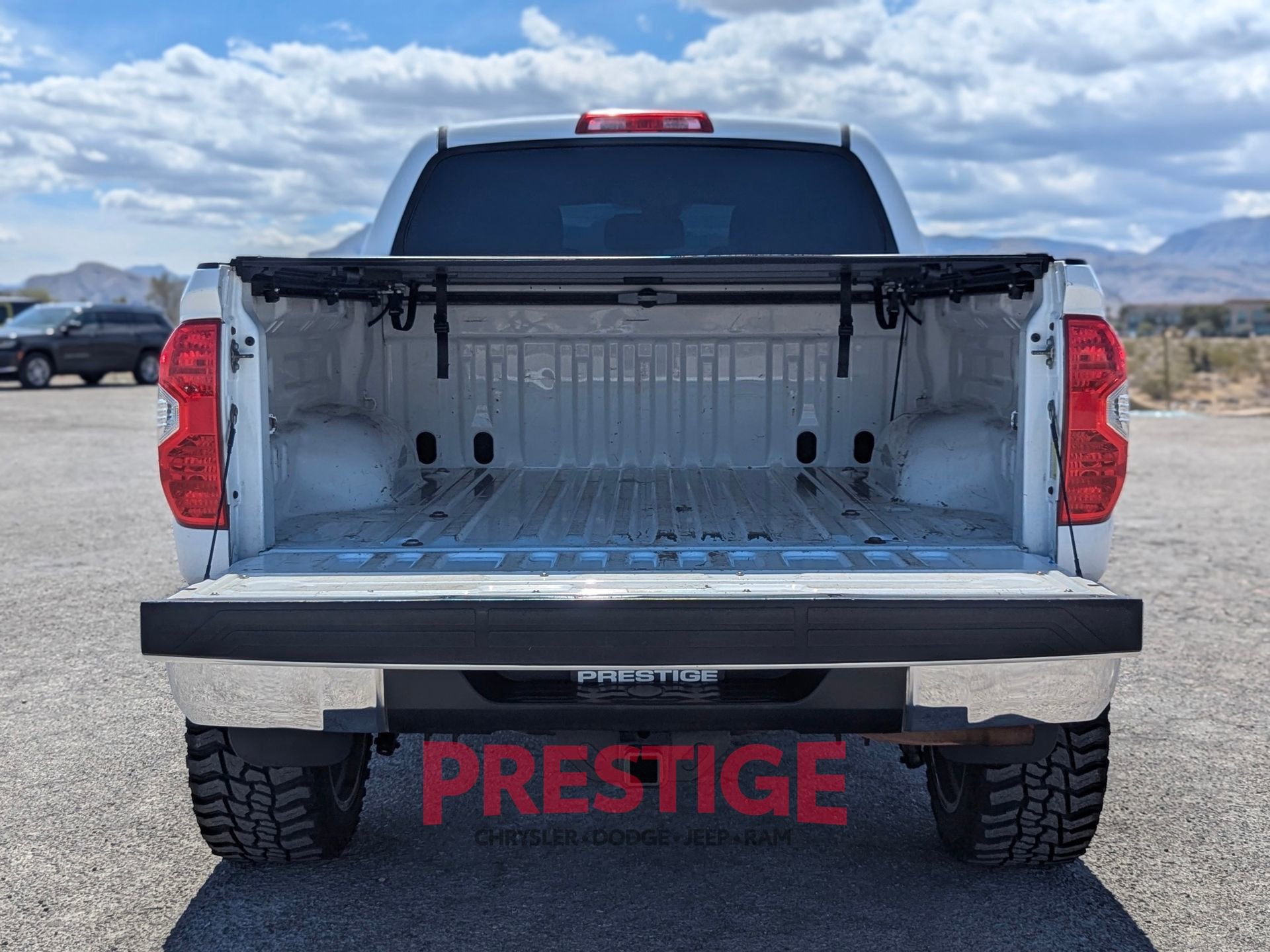 Used 2018 Toyota Tundra SR5 AWD/4WD image 8