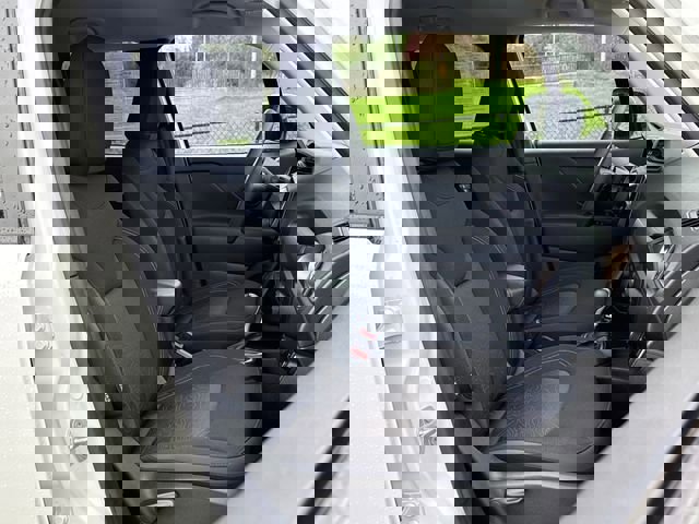 Used 2023 Jeep Renegade Latitude AWD/4WD image 28