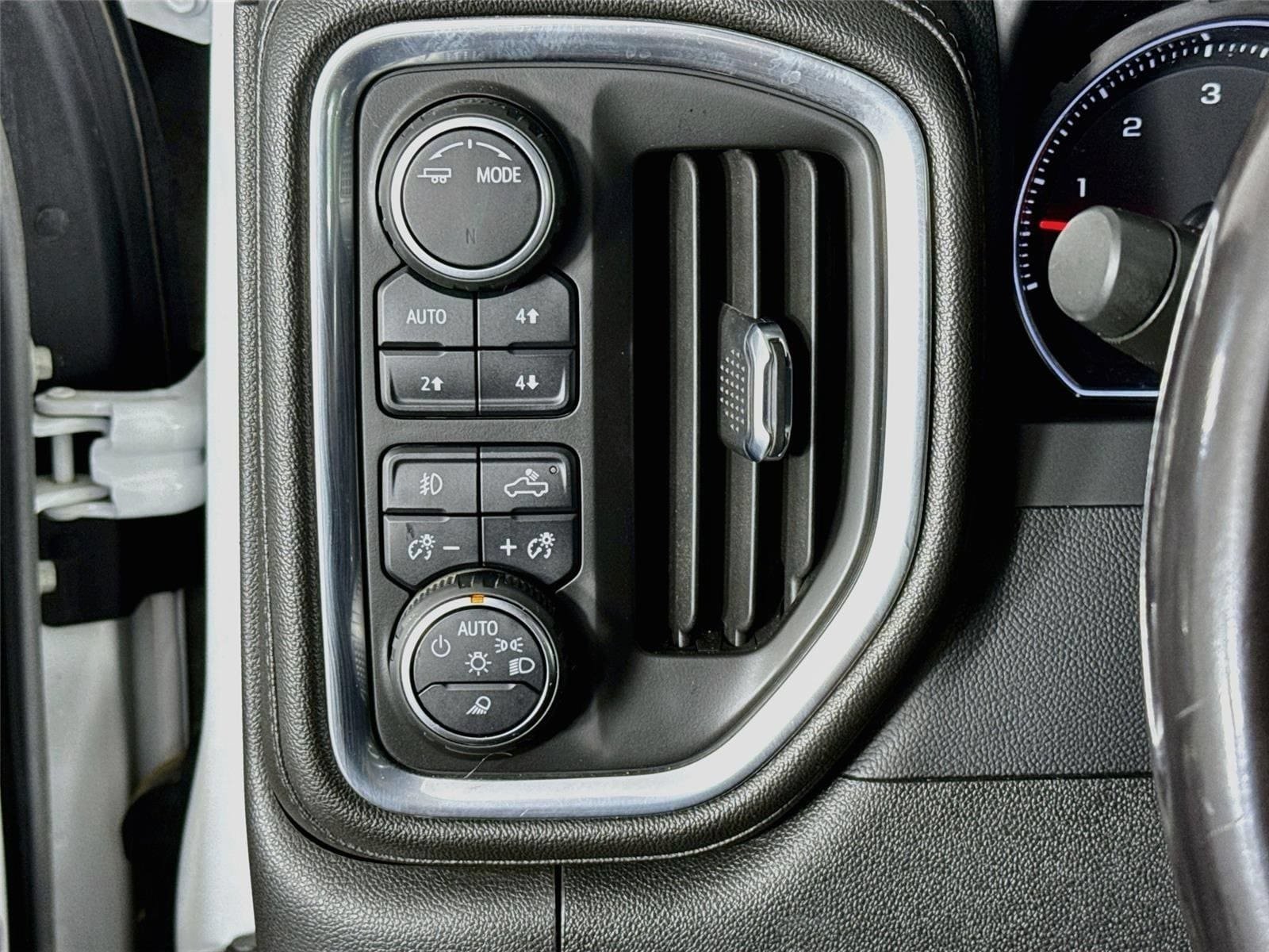 Used 2022 Chevrolet Silverado 2500 LTZ w/ Safety Package AWD/4WD image 10