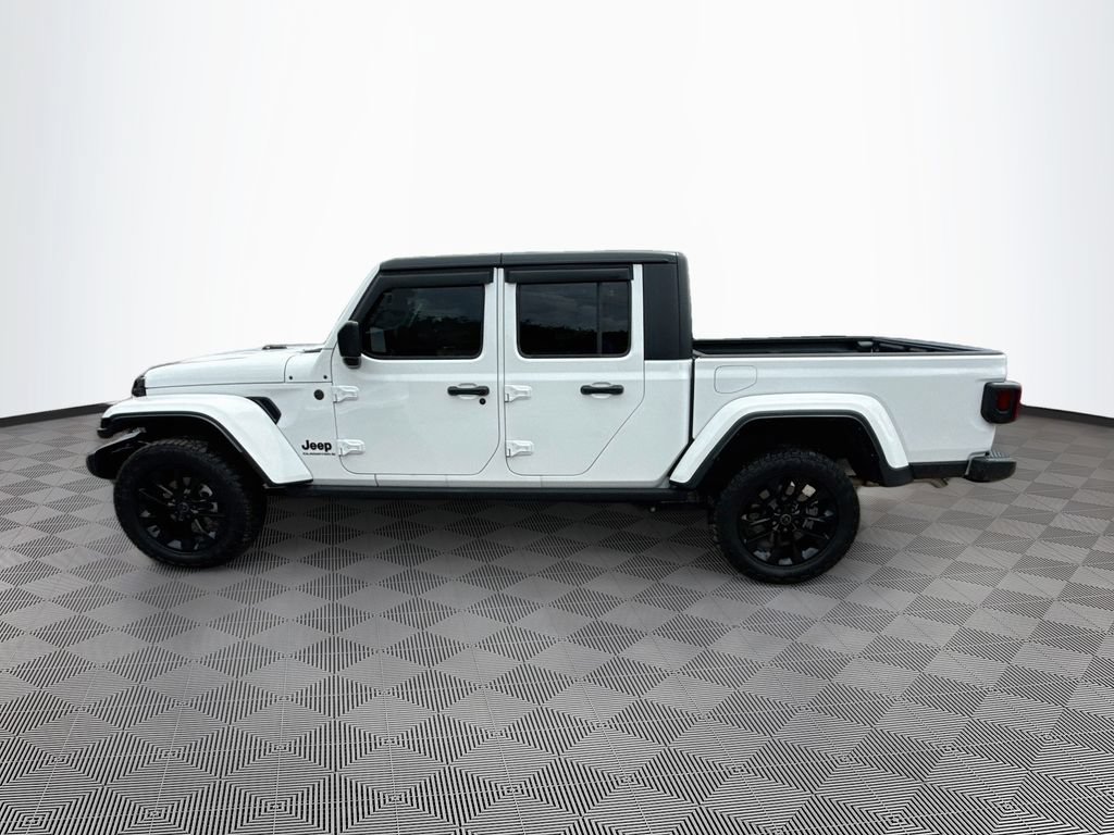 Used 2025 Jeep Gladiator Overland AWD/4WD image 9