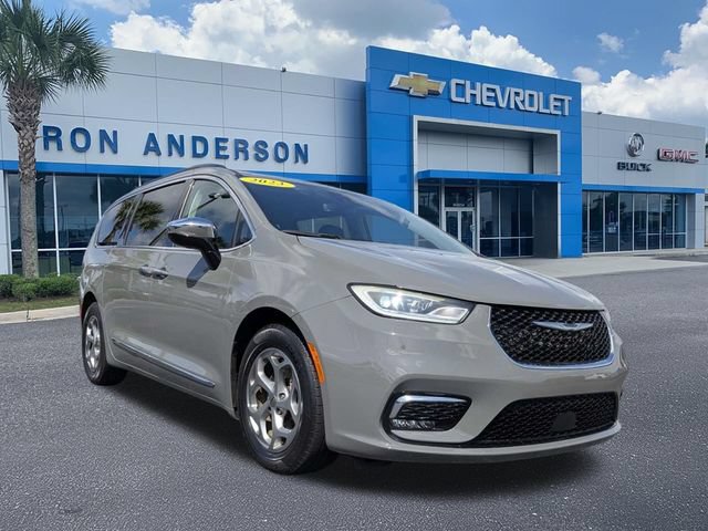 Used 2023 Chrysler Pacifica Limited FWD image 1