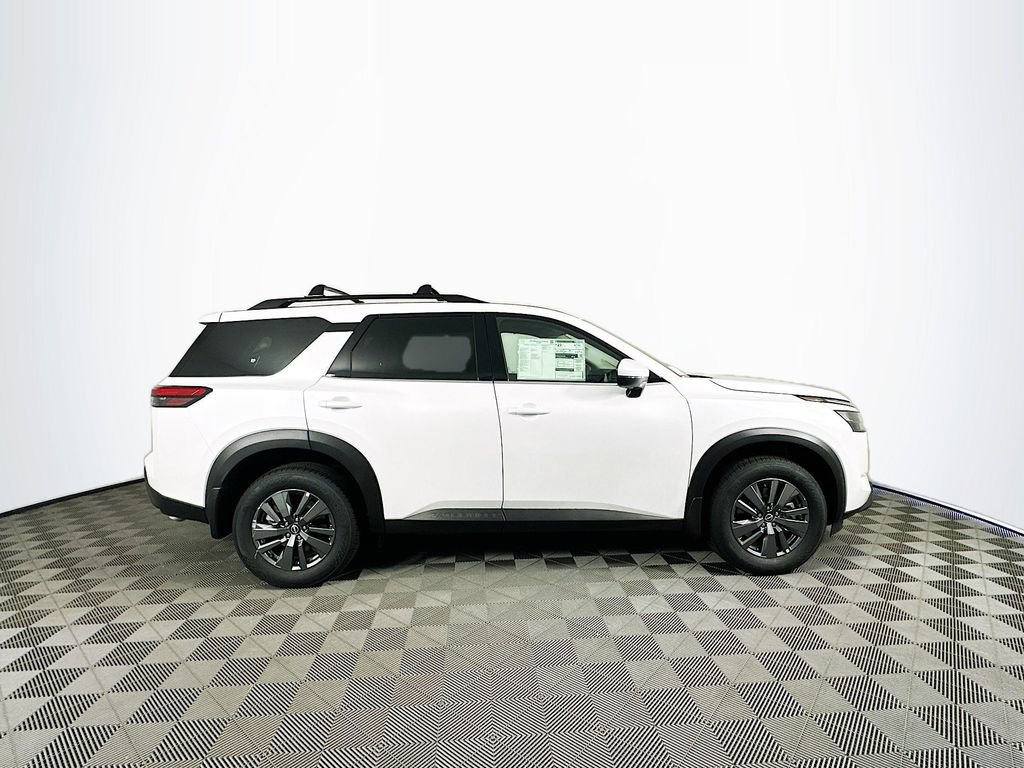 New 2025 Nissan Pathfinder SV image 11