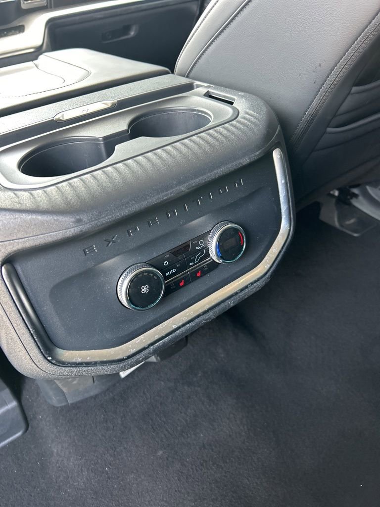 Used 2025 Ford Expedition Max Platinum image 13