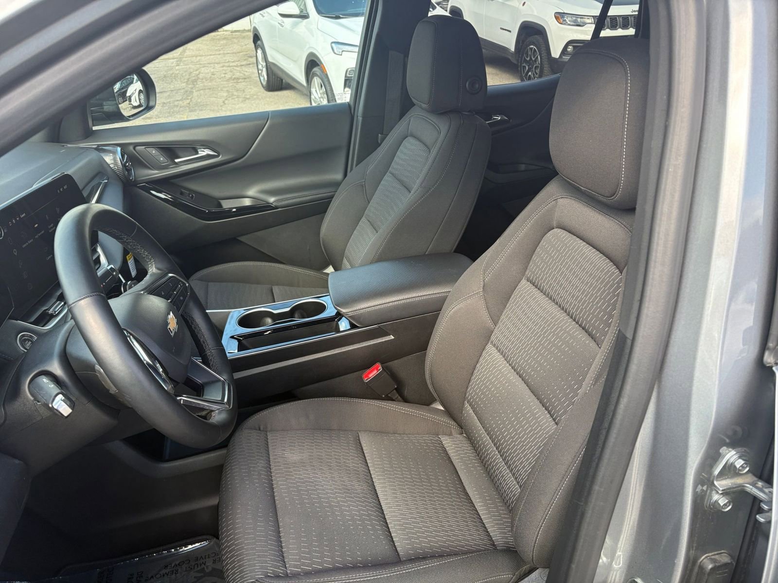 Used 2025 Chevrolet Equinox LT FWD image 36