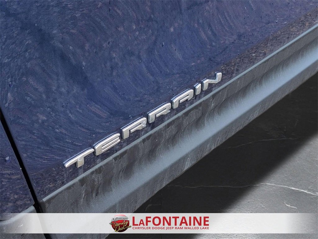 Used 2023 GMC Terrain SLE w/ Driver Convenience Package image 10