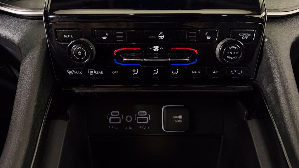 Used 2023 Jeep Grand Cherokee L Limited AWD/4WD image 24