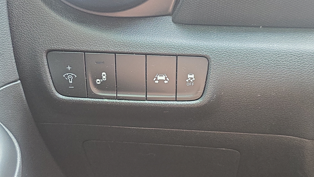 Used 2021 Hyundai Kona SEL FWD image 25