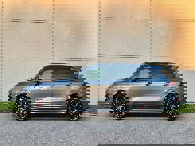 Used 2016 Porsche Cayenne GTS image 2