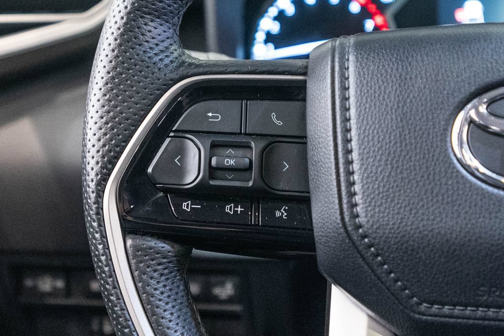 Certified 2022 Toyota Tundra Limited w/ Power Package AWD/4WD image 18