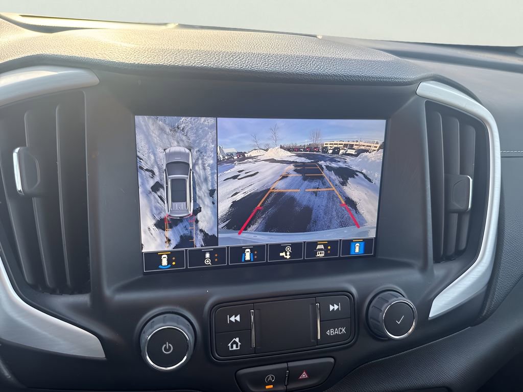 Used 2024 GMC Terrain SLT w/ Tech Package image 24