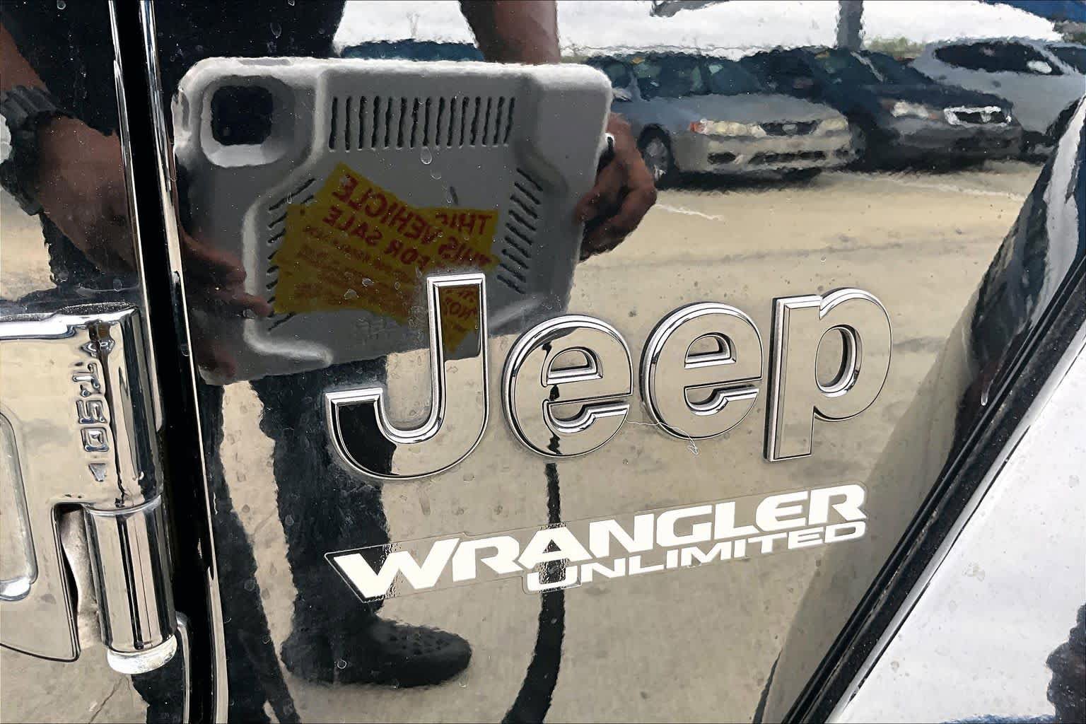 Used 2021 Jeep Wrangler Unlimited Sahara AWD/4WD image 31