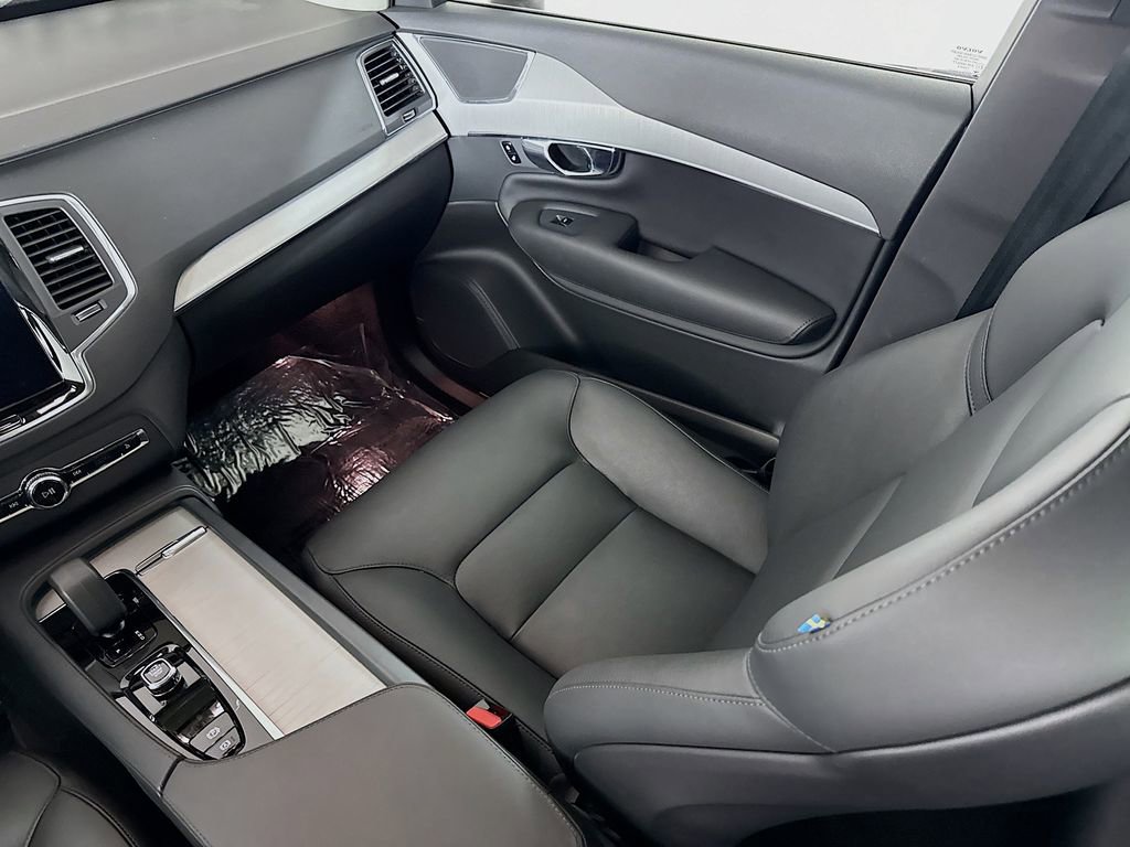 Certified 2025 Volvo XC90 B5 Core w/ Protection Package Premier image 24