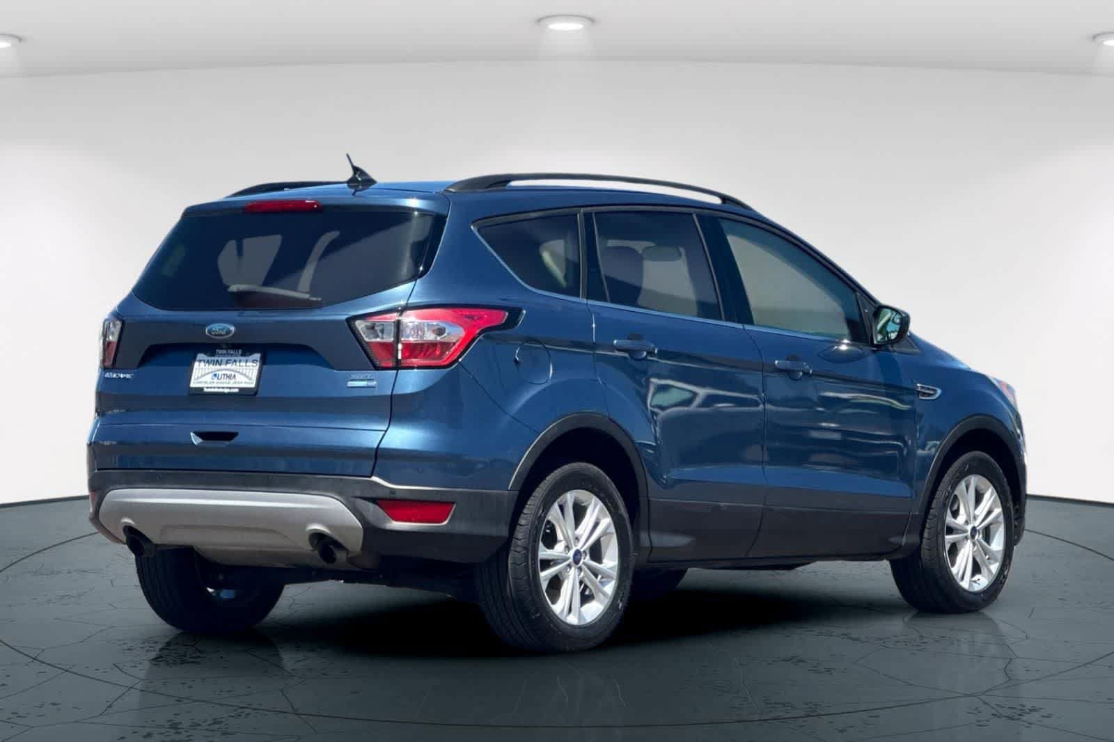Used 2018 Ford Escape SEL AWD/4WD image 2