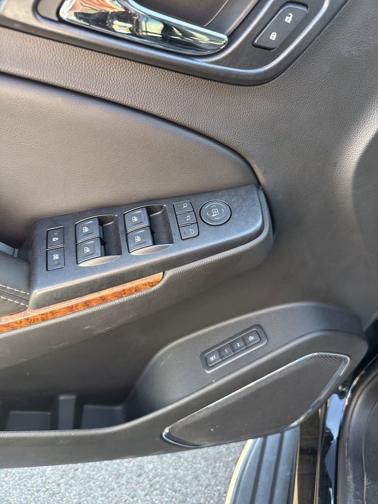 Used 2018 Chevrolet Suburban Premier image 10
