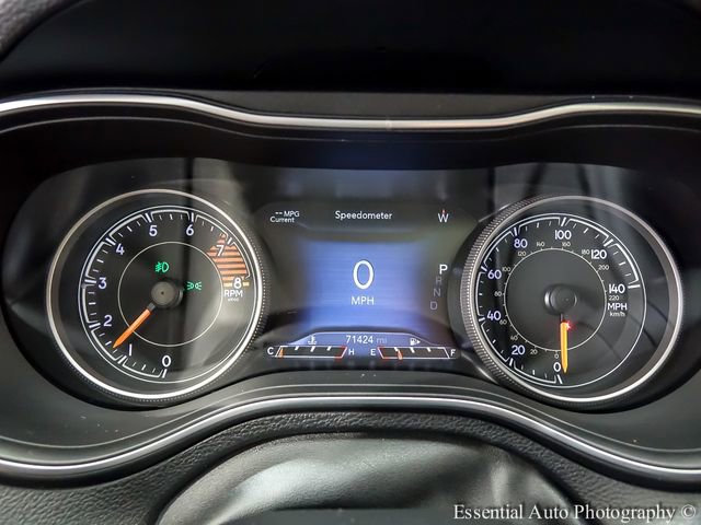 Used 2019 Jeep Cherokee Trailhawk image 12