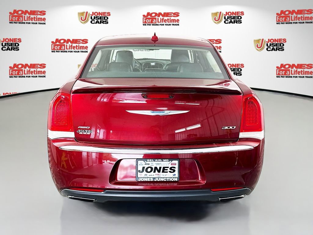 Used 2016 Chrysler 300 Limited image 14