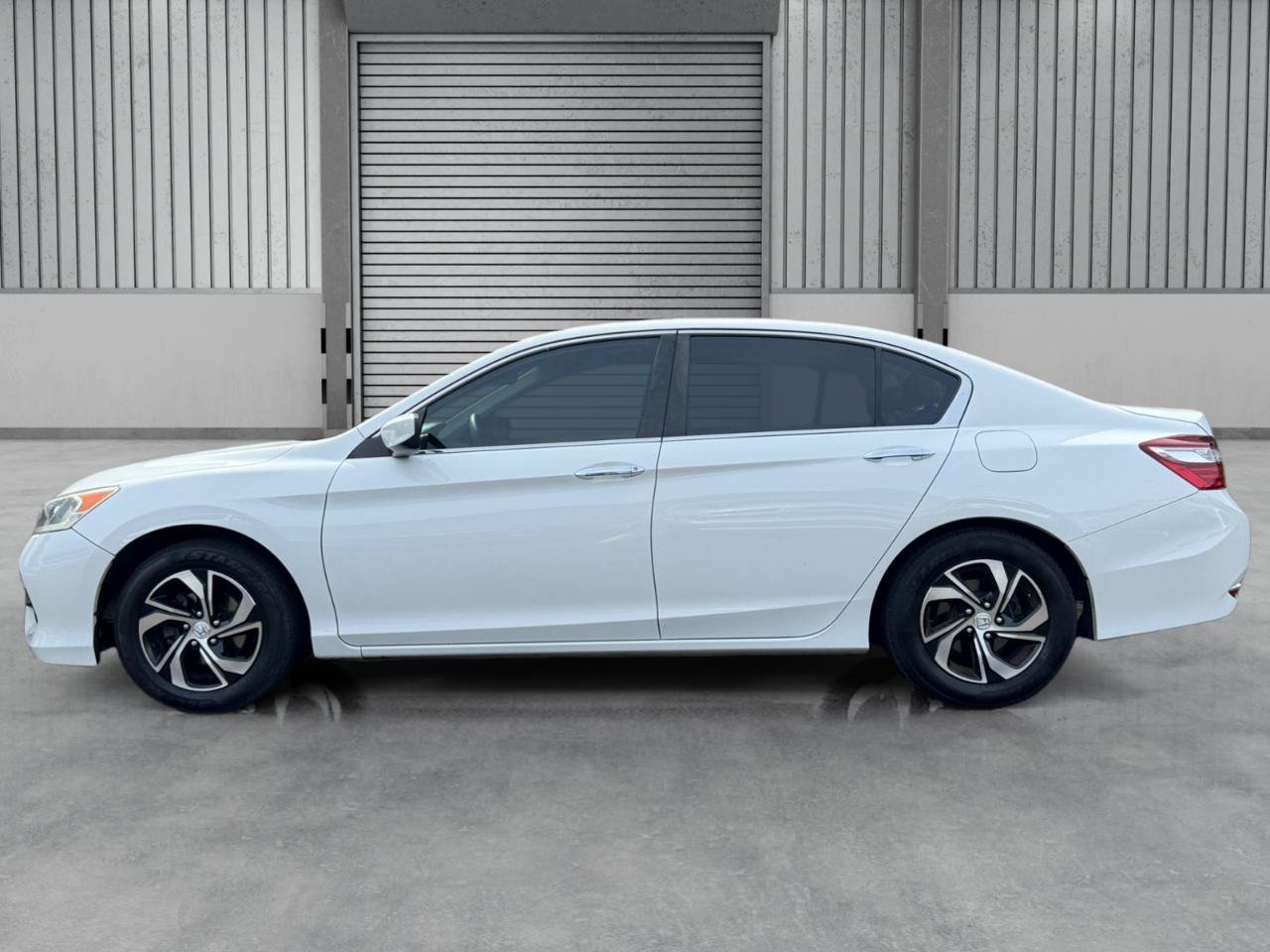 Used 2017 Honda Accord LX image 2