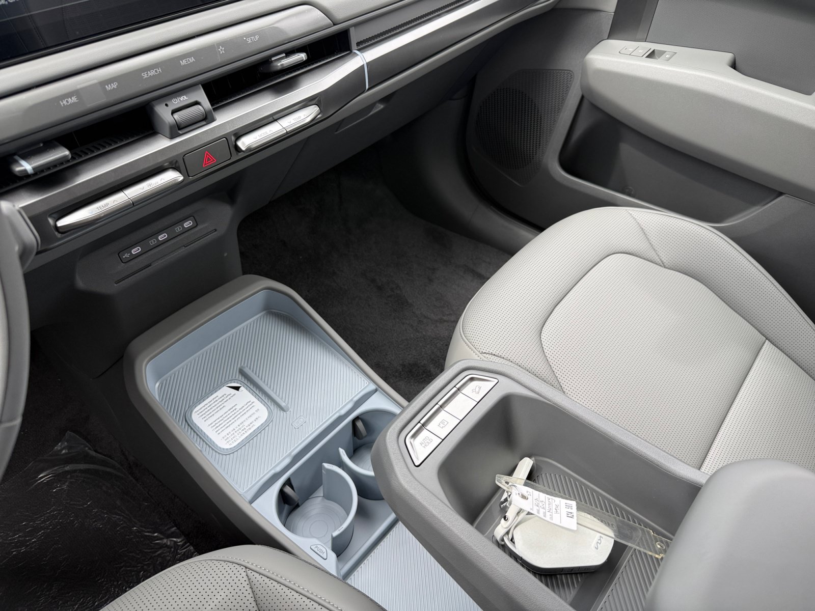 New 2027 Kia EV3 Wind FWD image 13