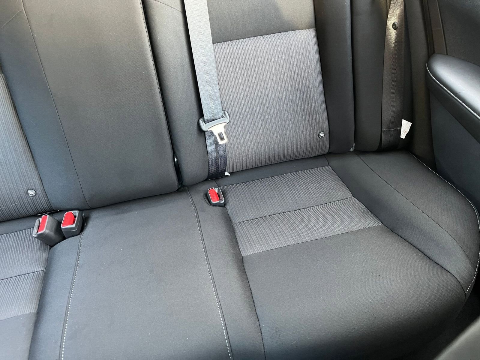 Used 2025 Nissan Sentra SV image 37